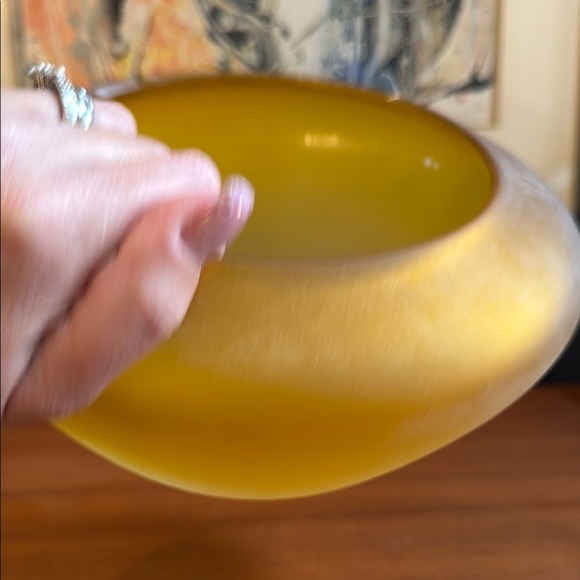 Elegant Indiana glass vintage frosted Yellow Glass Bowl large - Picture 8 of 9